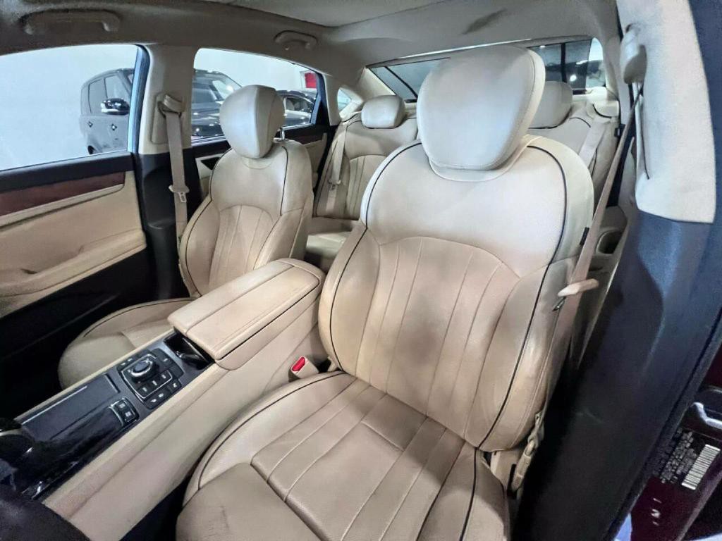 2016 Hyundai Genesis Image 10