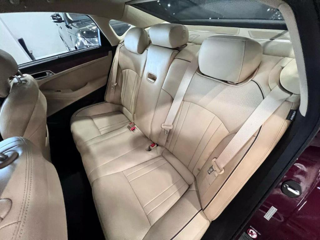2016 Hyundai Genesis Image 13