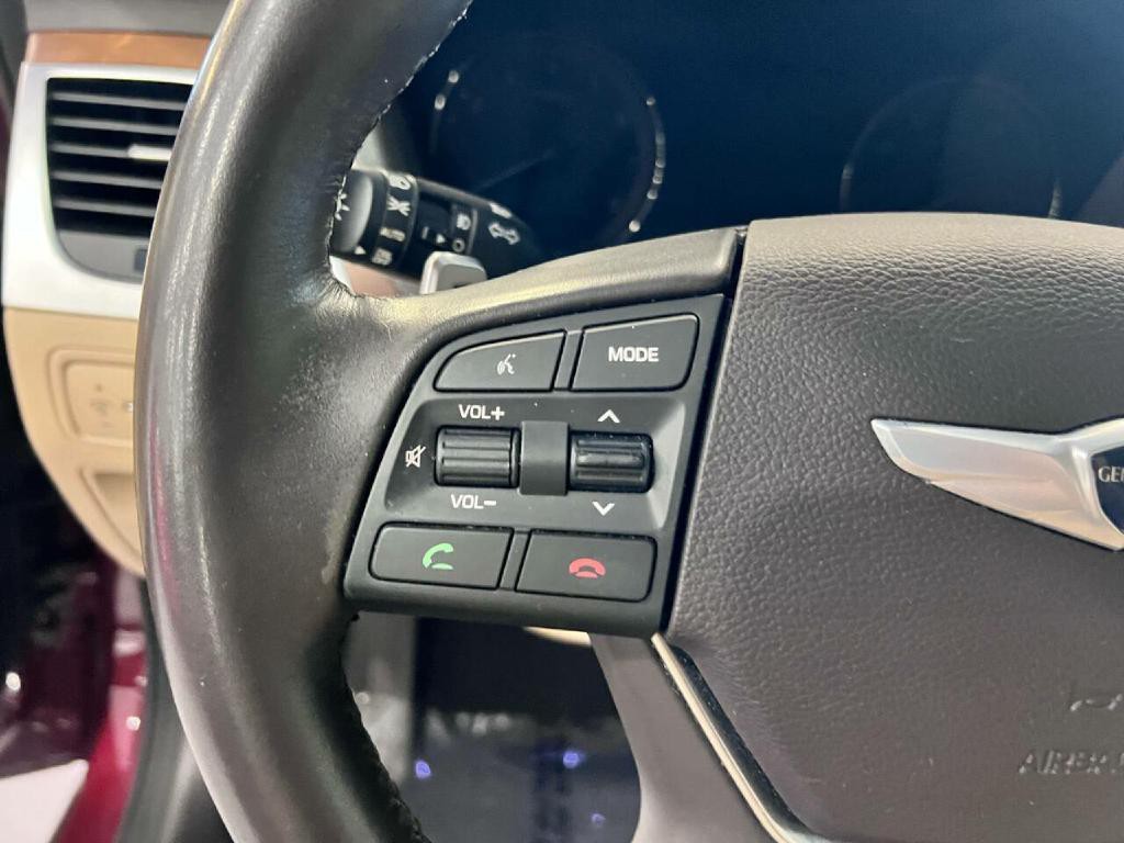 2016 Hyundai Genesis Image 17