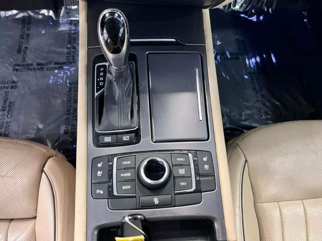 2016 Hyundai Genesis Image 18