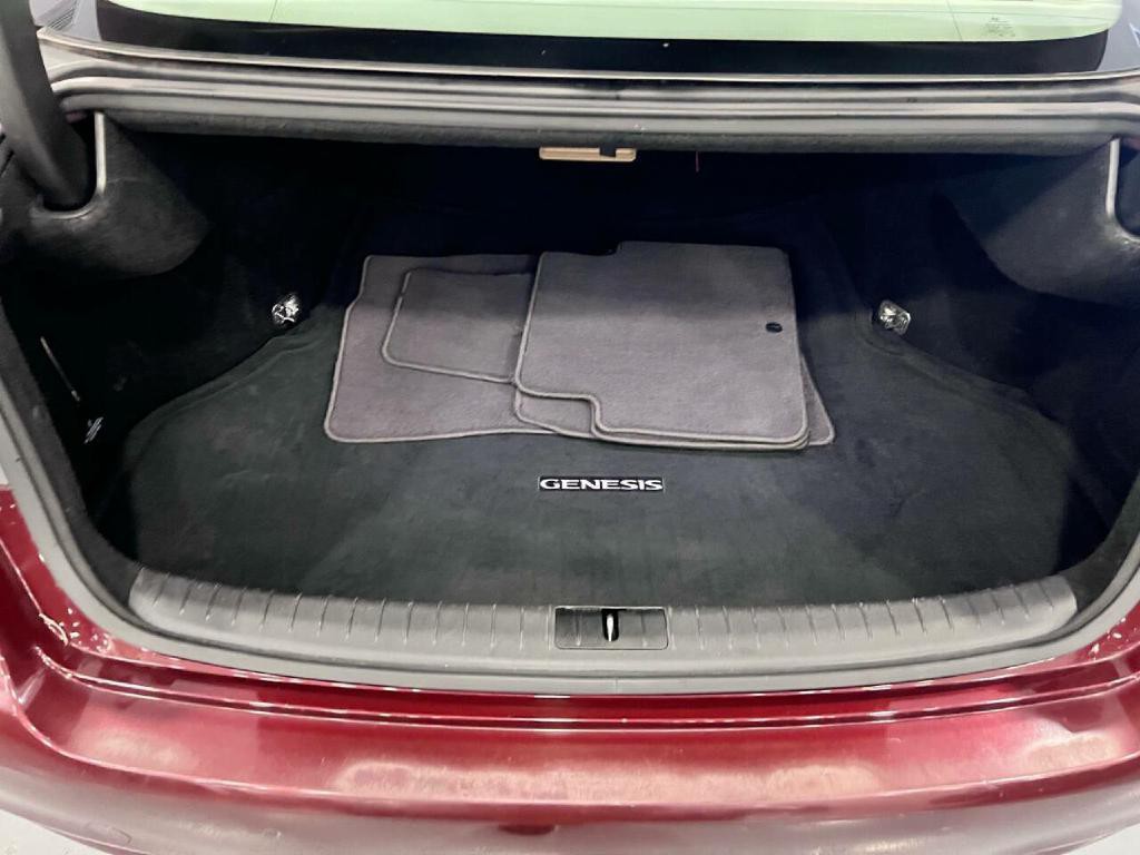 2016 Hyundai Genesis Image 24