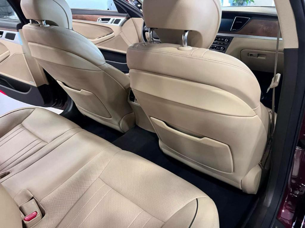 2016 Hyundai Genesis Image 26