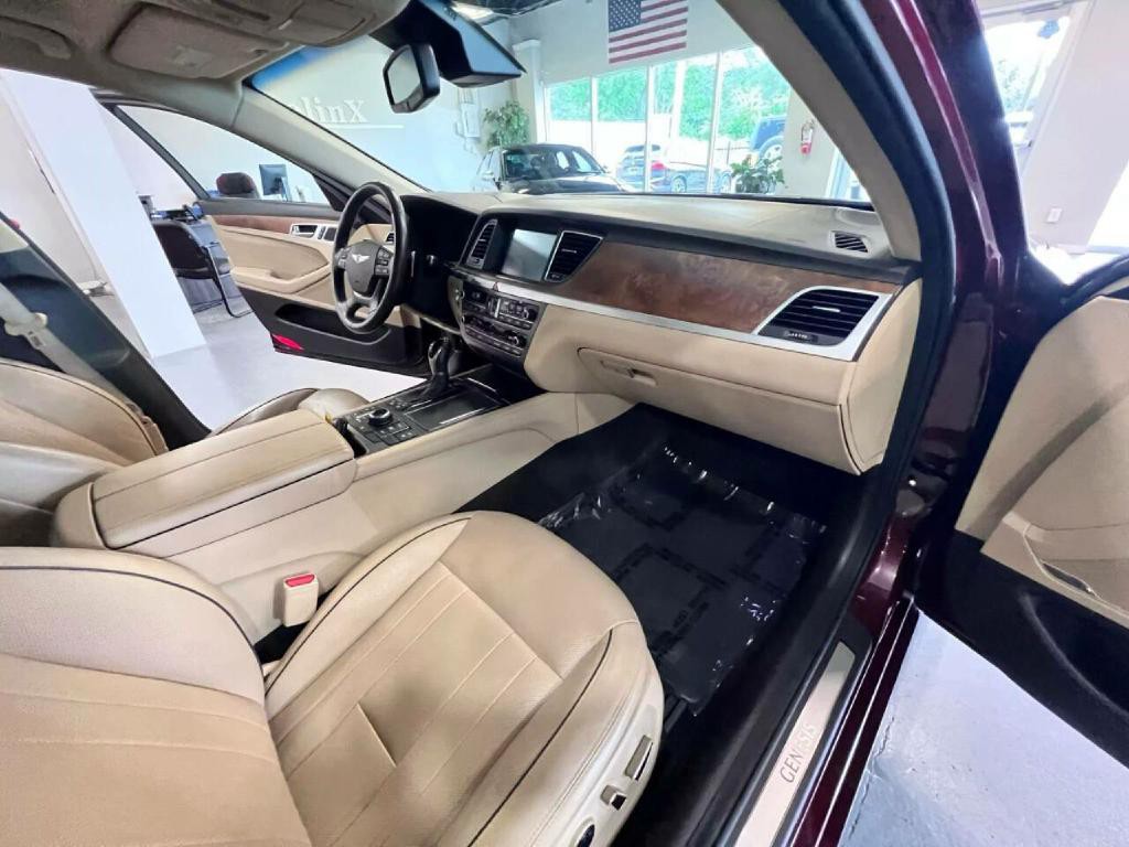 2016 Hyundai Genesis Image 29