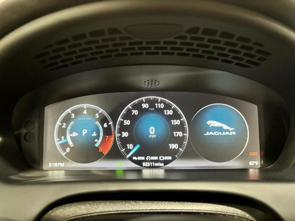 2017 Jaguar XJ Image 33