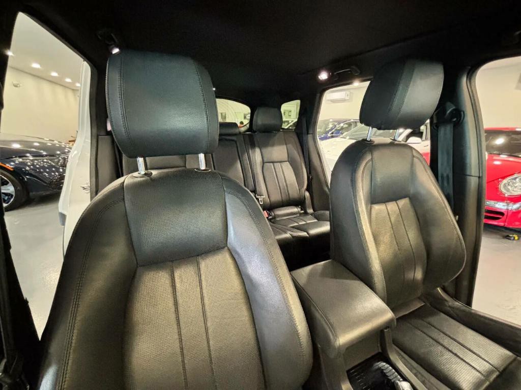 2016 Land Rover Discovery Sport Image 11