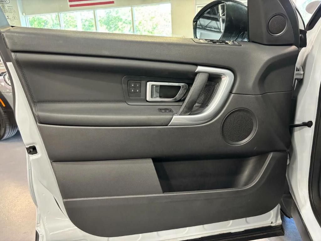 2016 Land Rover Discovery Sport Image 21