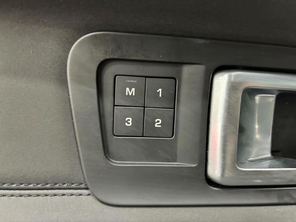 2016 Land Rover Discovery Sport Image 22
