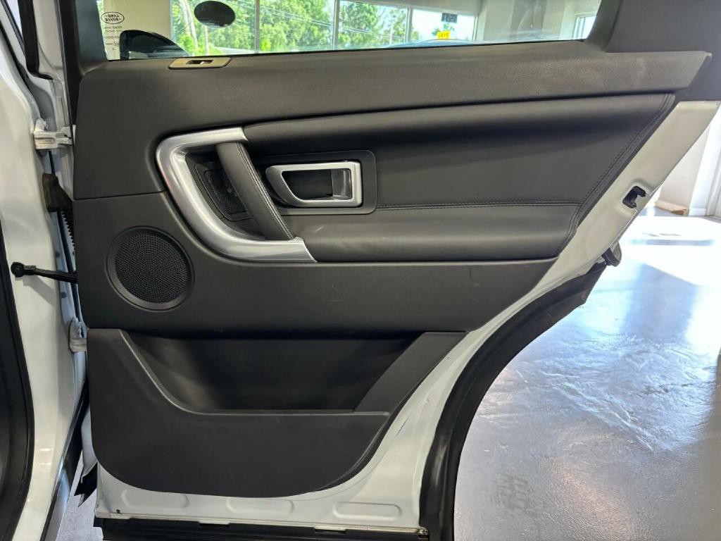 2016 Land Rover Discovery Sport Image 24
