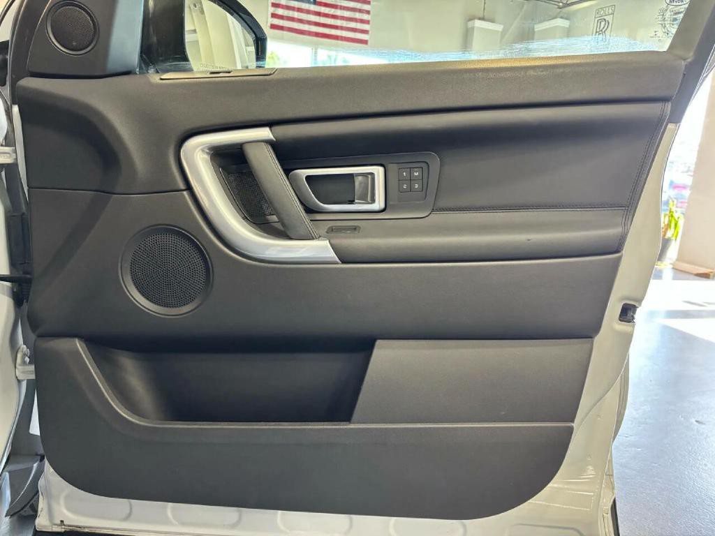 2016 Land Rover Discovery Sport Image 25