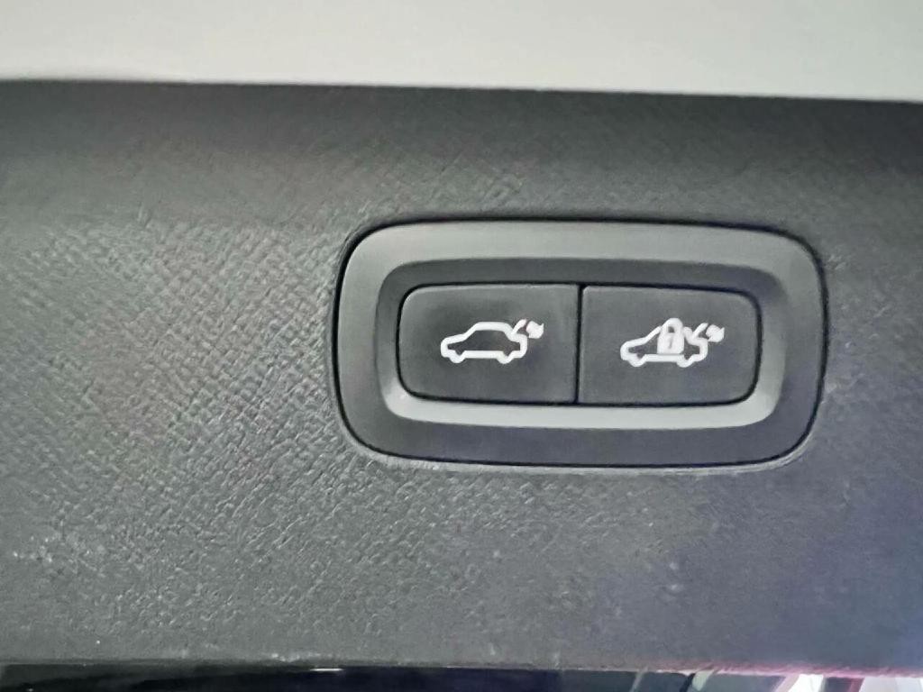 2018 Volvo XC90 Image 36
