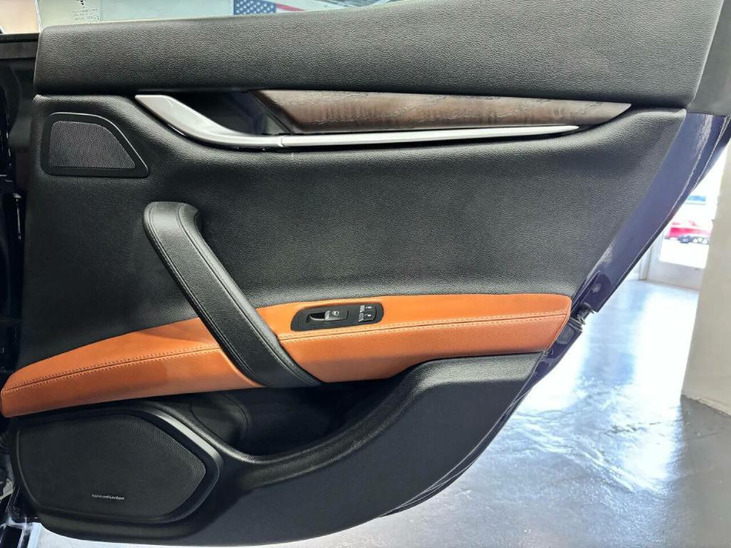 2016 Maserati Ghibli Image 40
