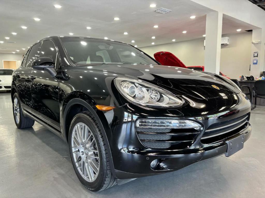 2012 Porsche Cayenne Image 1