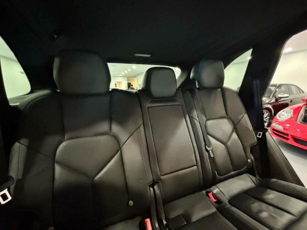 2012 Porsche Cayenne Image 16