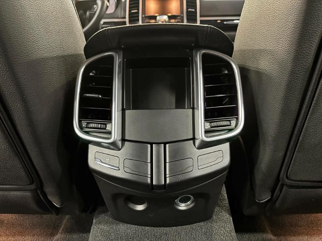 2012 Porsche Cayenne Image 17