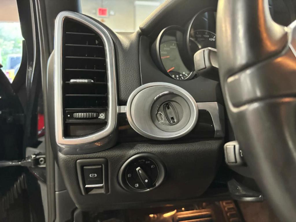 2012 Porsche Cayenne Image 27