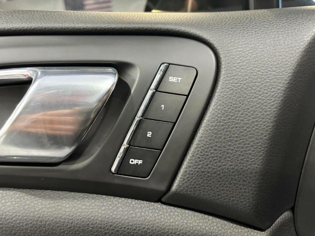 2012 Porsche Cayenne Image 35
