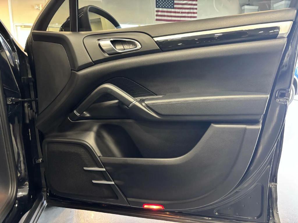 2012 Porsche Cayenne Image 38
