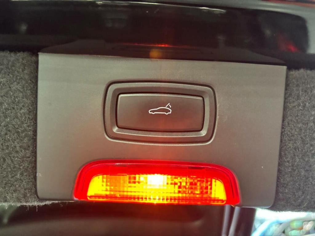 2012 Porsche Cayenne Image 40