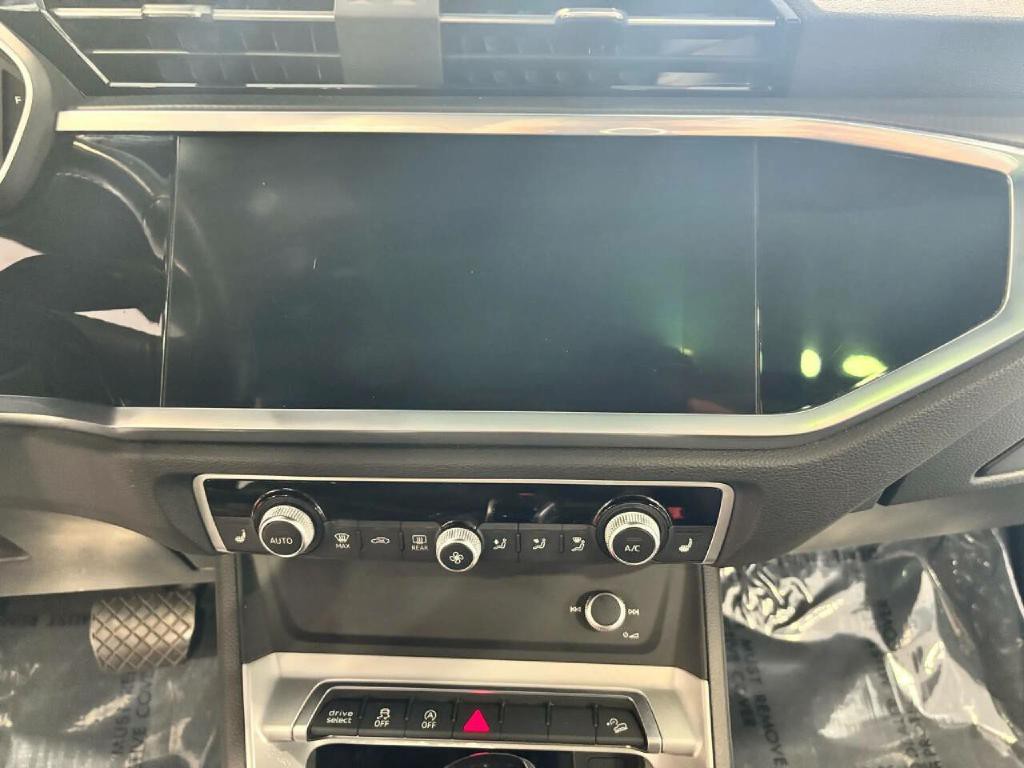 2021 Audi Q3 Image 27
