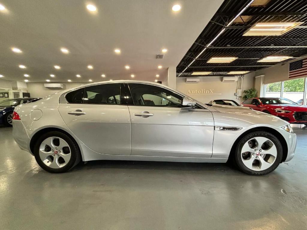 2018 Jaguar XE Image 6