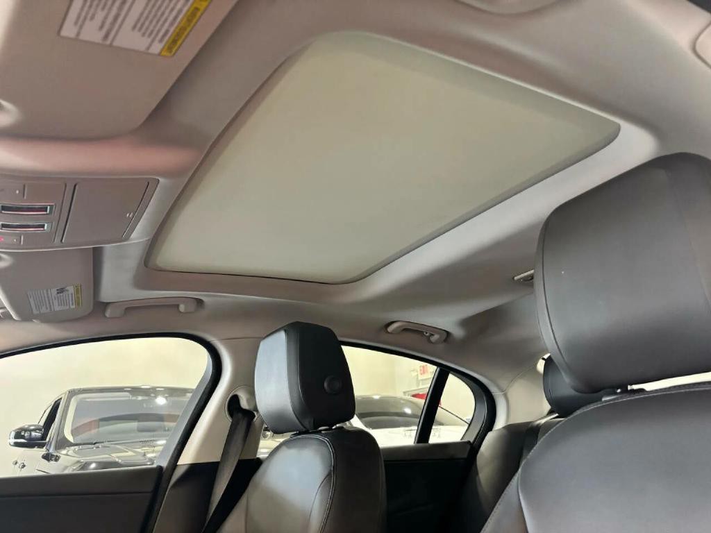 2018 Jaguar XE Image 10