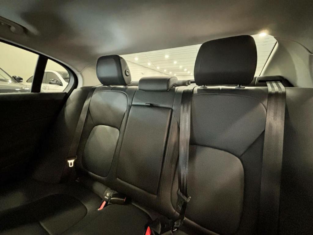 2018 Jaguar XE Image 12