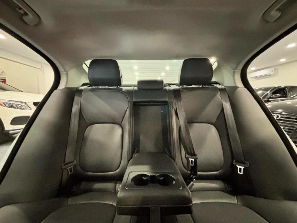 2018 Jaguar XE Image 16