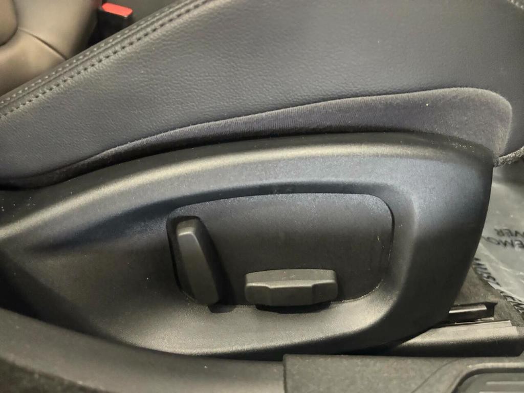 2018 Jaguar XE Image 19