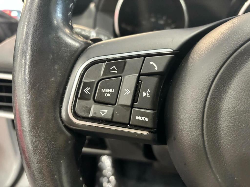 2018 Jaguar XE Image 26