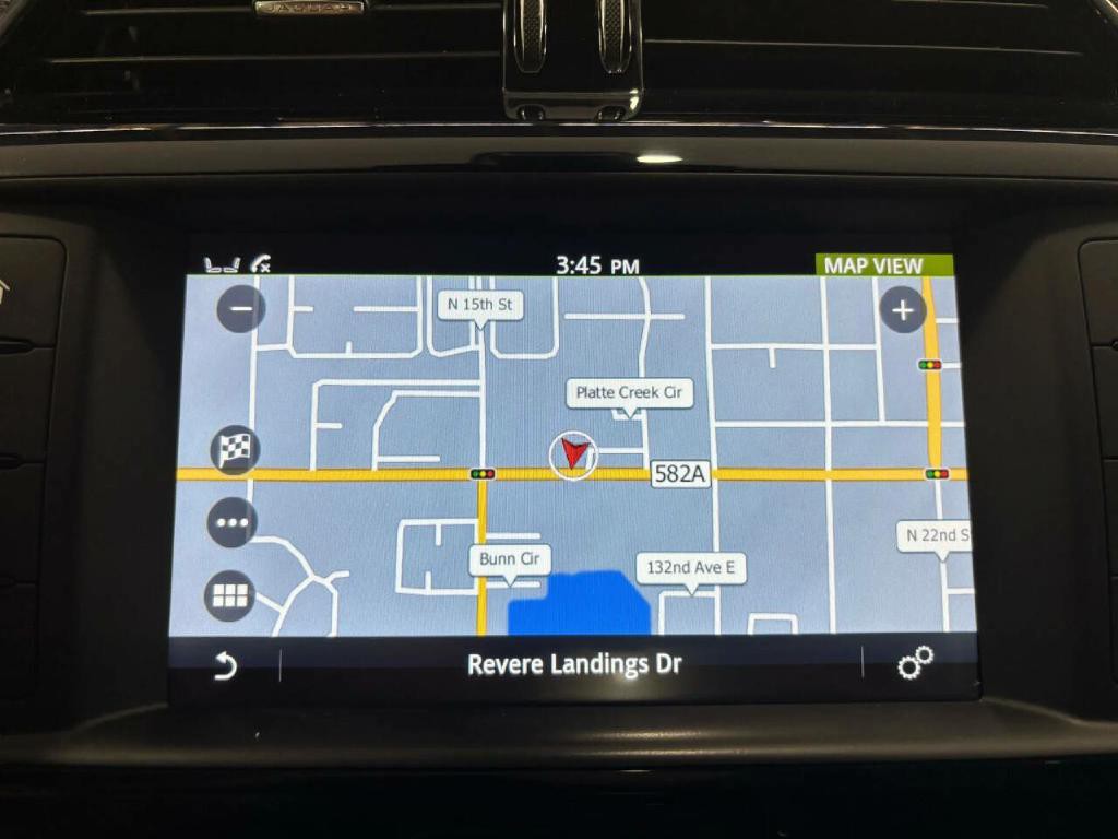 2018 Jaguar XE Image 30