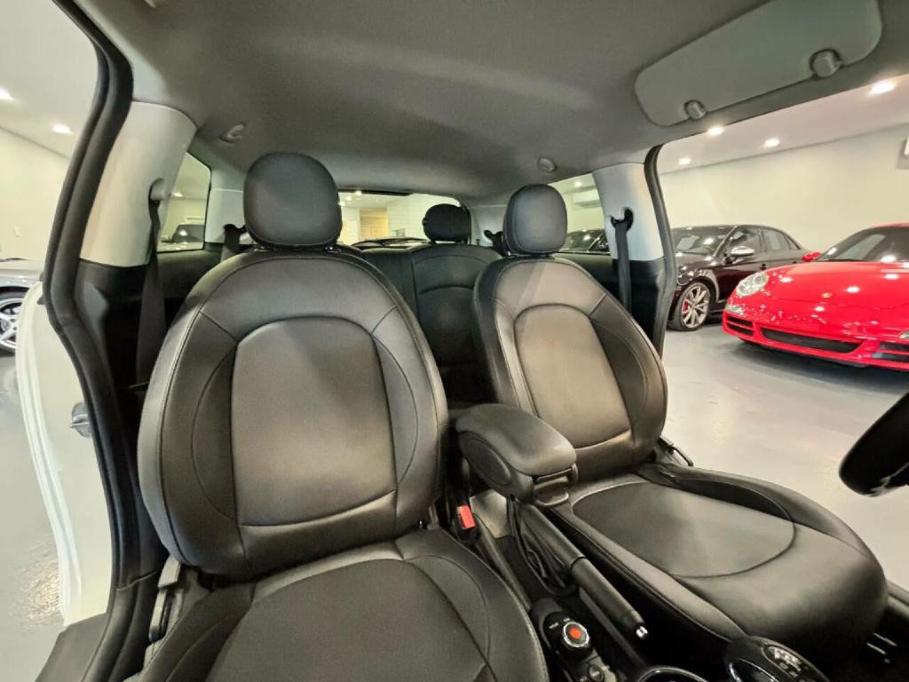 2019 MINI Cooper Image 17