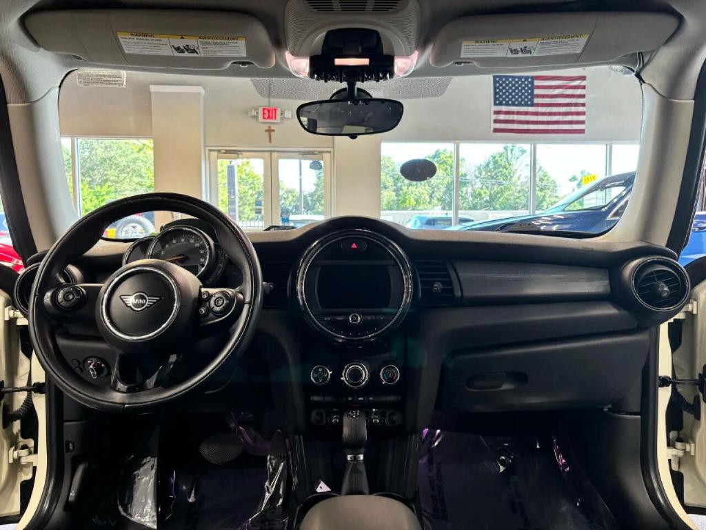 2019 MINI Cooper Image 18