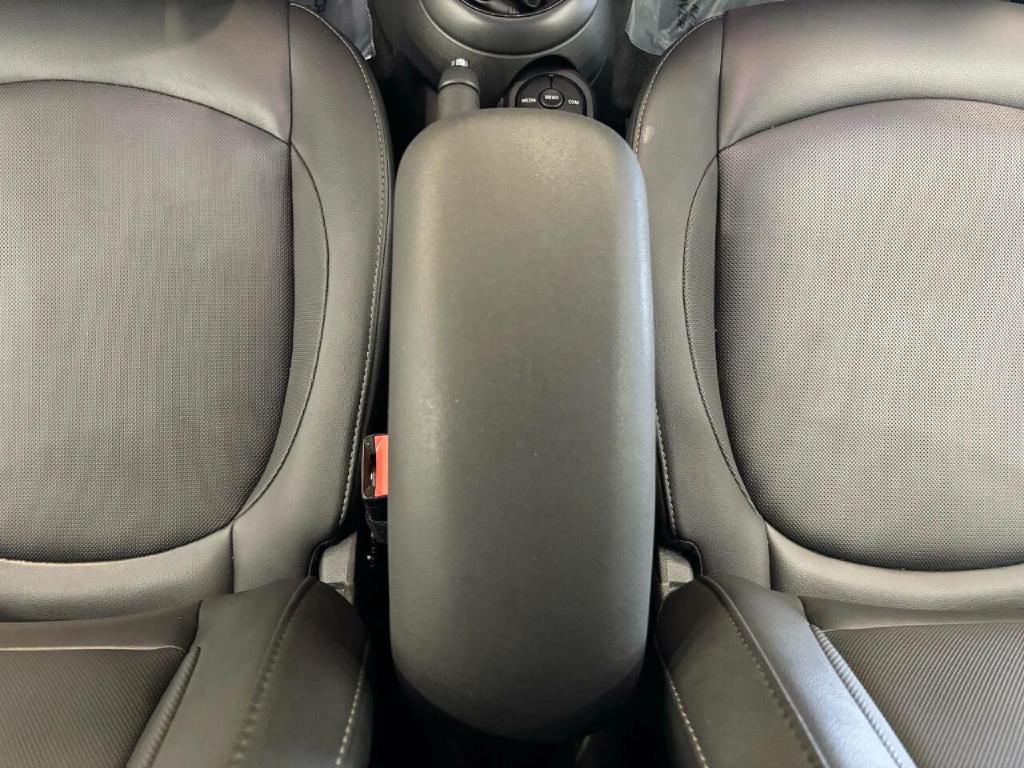 2019 MINI Cooper Image 19