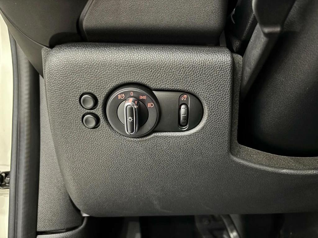 2019 MINI Cooper Image 22