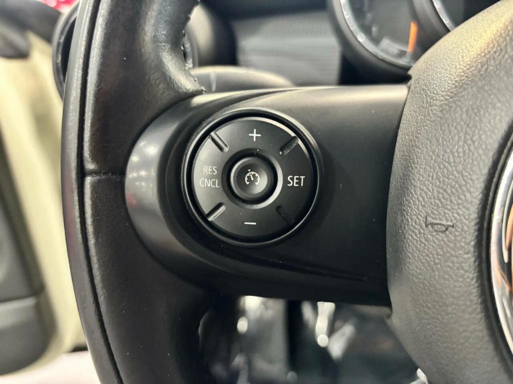2019 MINI Cooper Image 24