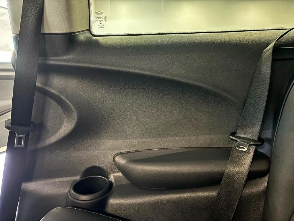 2019 MINI Cooper Image 29