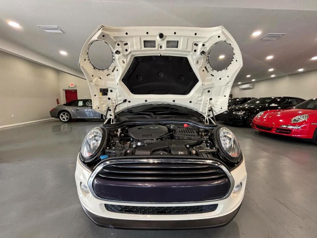 2019 MINI Cooper Image 32