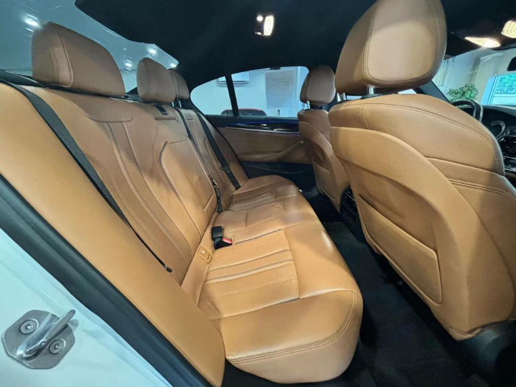 2018 BMW 5 Series Image 15