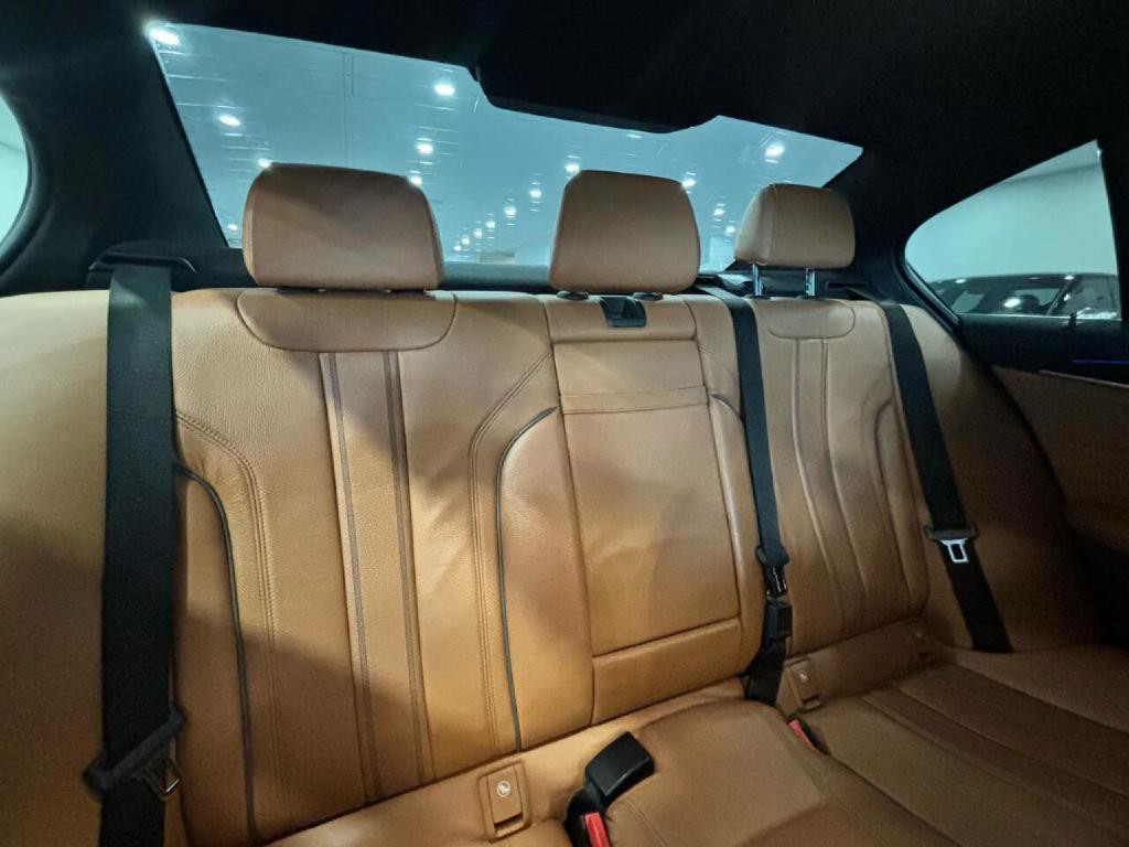 2018 BMW 5 Series Image 16
