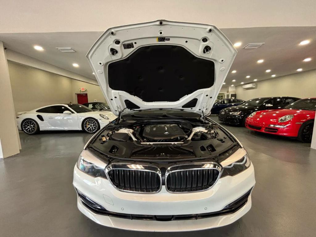 2018 BMW 5 Series Image 36