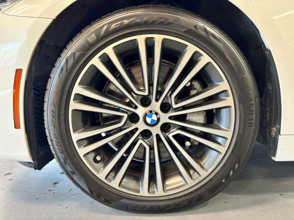2018 BMW 5 Series Image 38