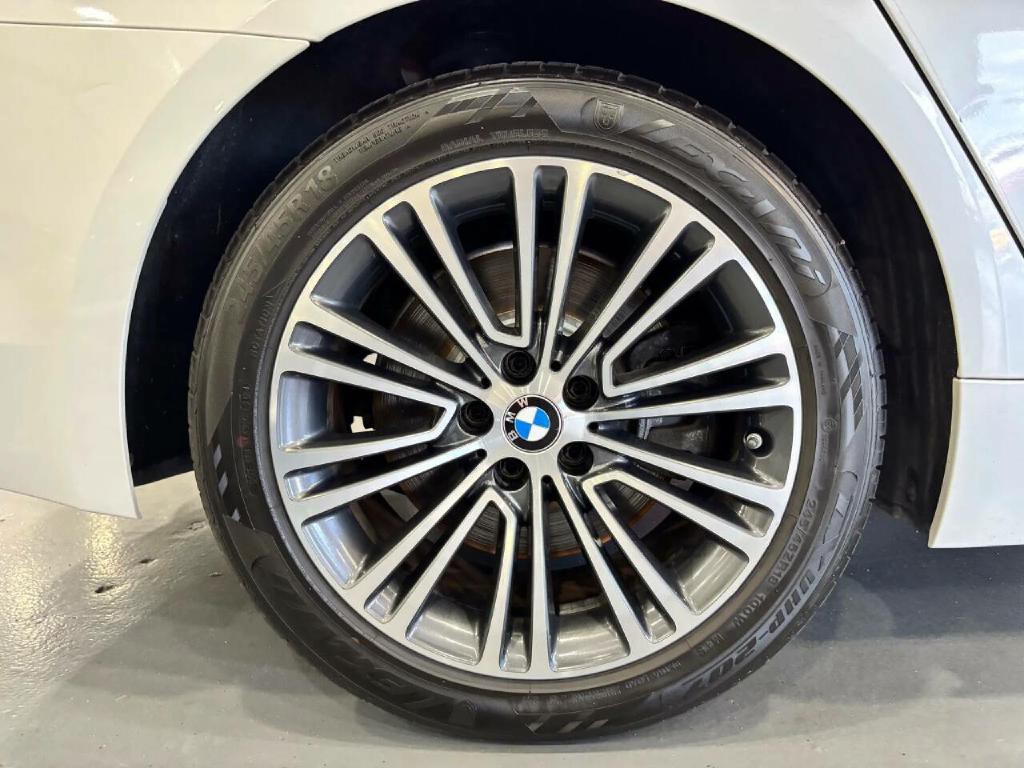 2018 BMW 5 Series Image 40