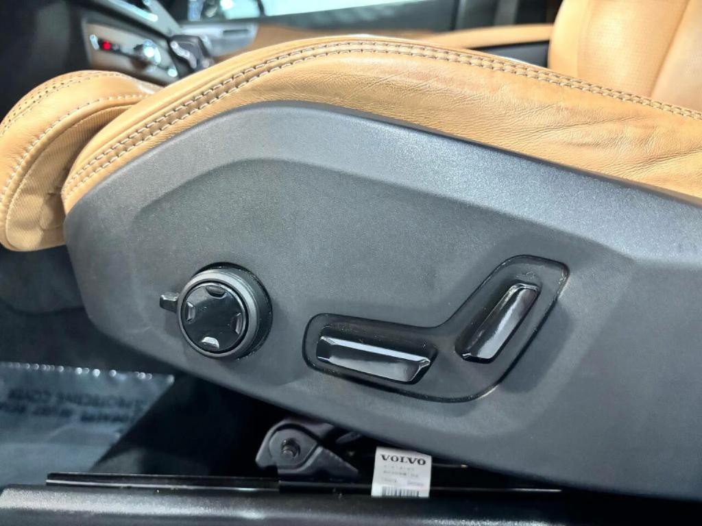 2016 Volvo XC90 Image 10
