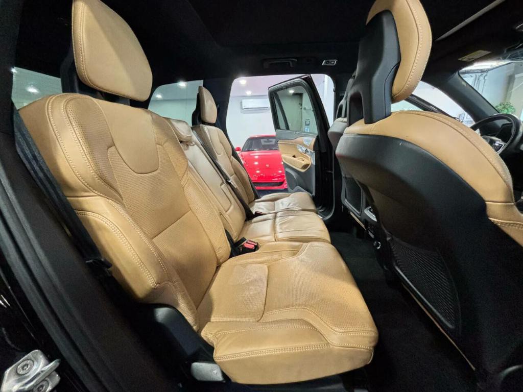 2016 Volvo XC90 Image 16