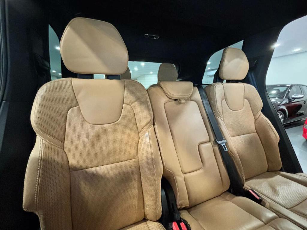 2016 Volvo XC90 Image 17