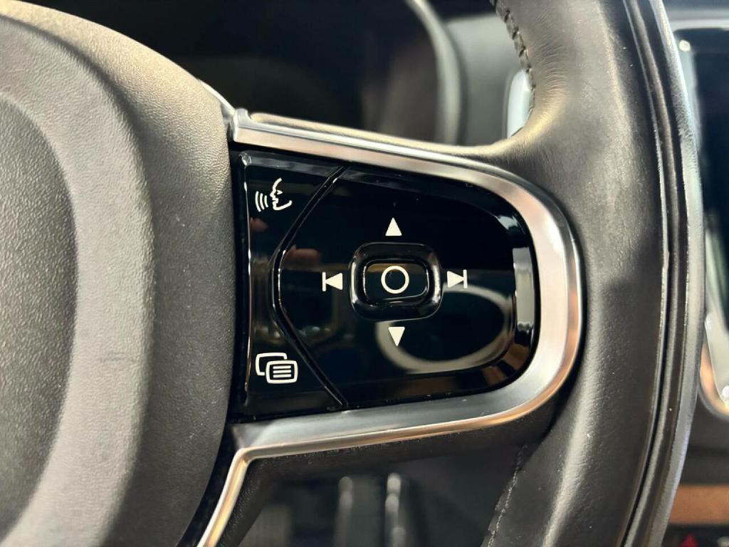 2016 Volvo XC90 Image 32