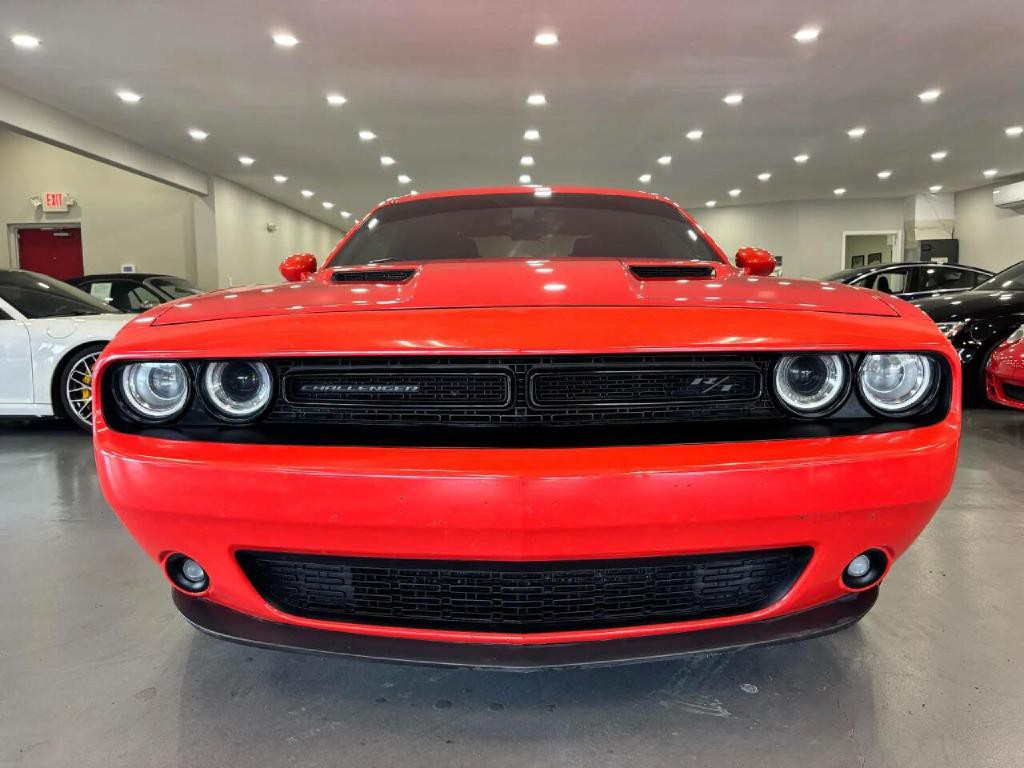 2017 Dodge Challenger Image 2