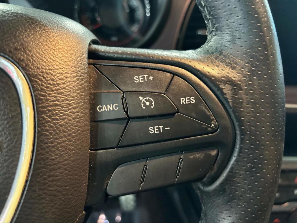 2017 Dodge Challenger Image 24