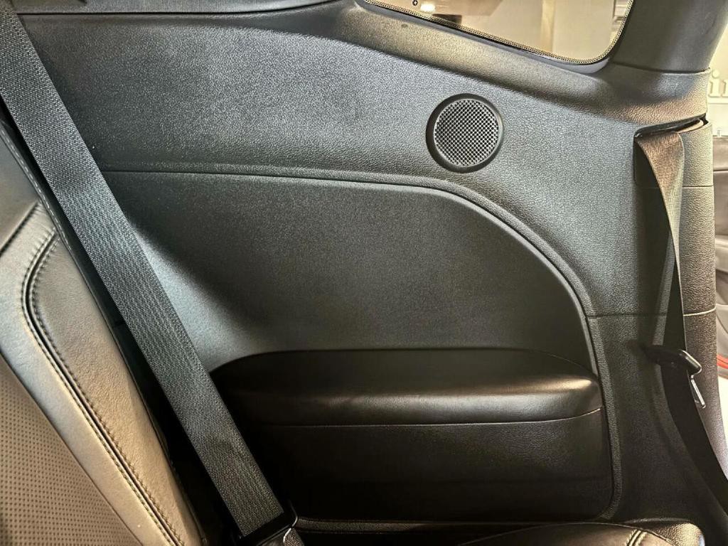 2017 Dodge Challenger Image 31