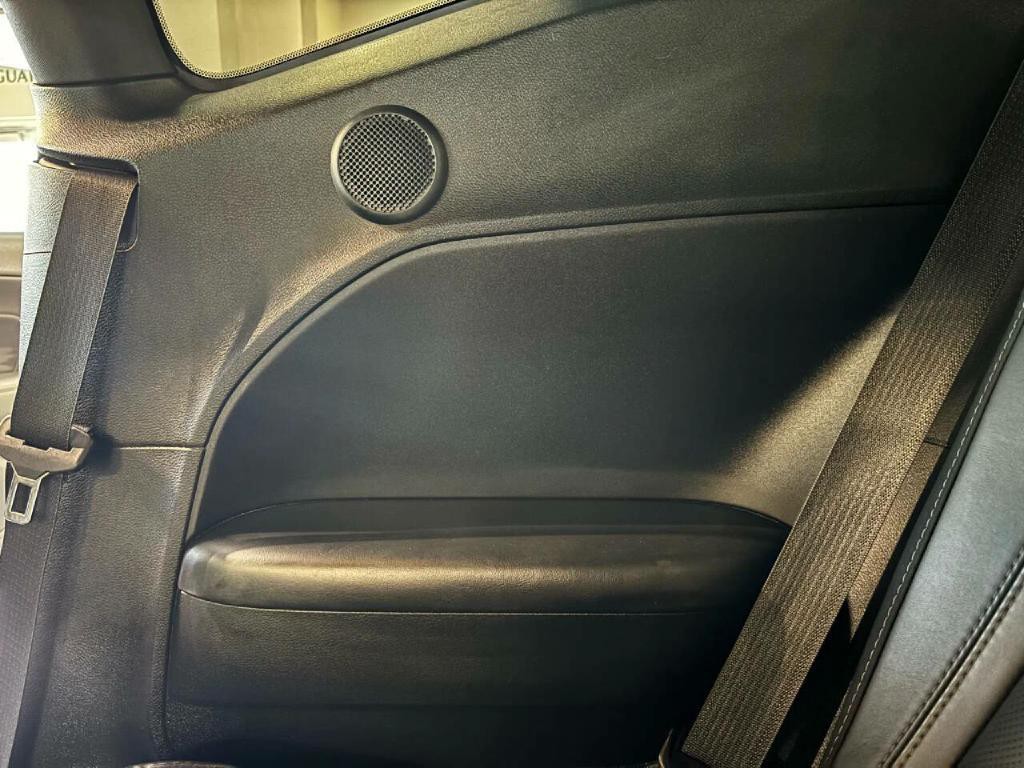 2017 Dodge Challenger Image 32
